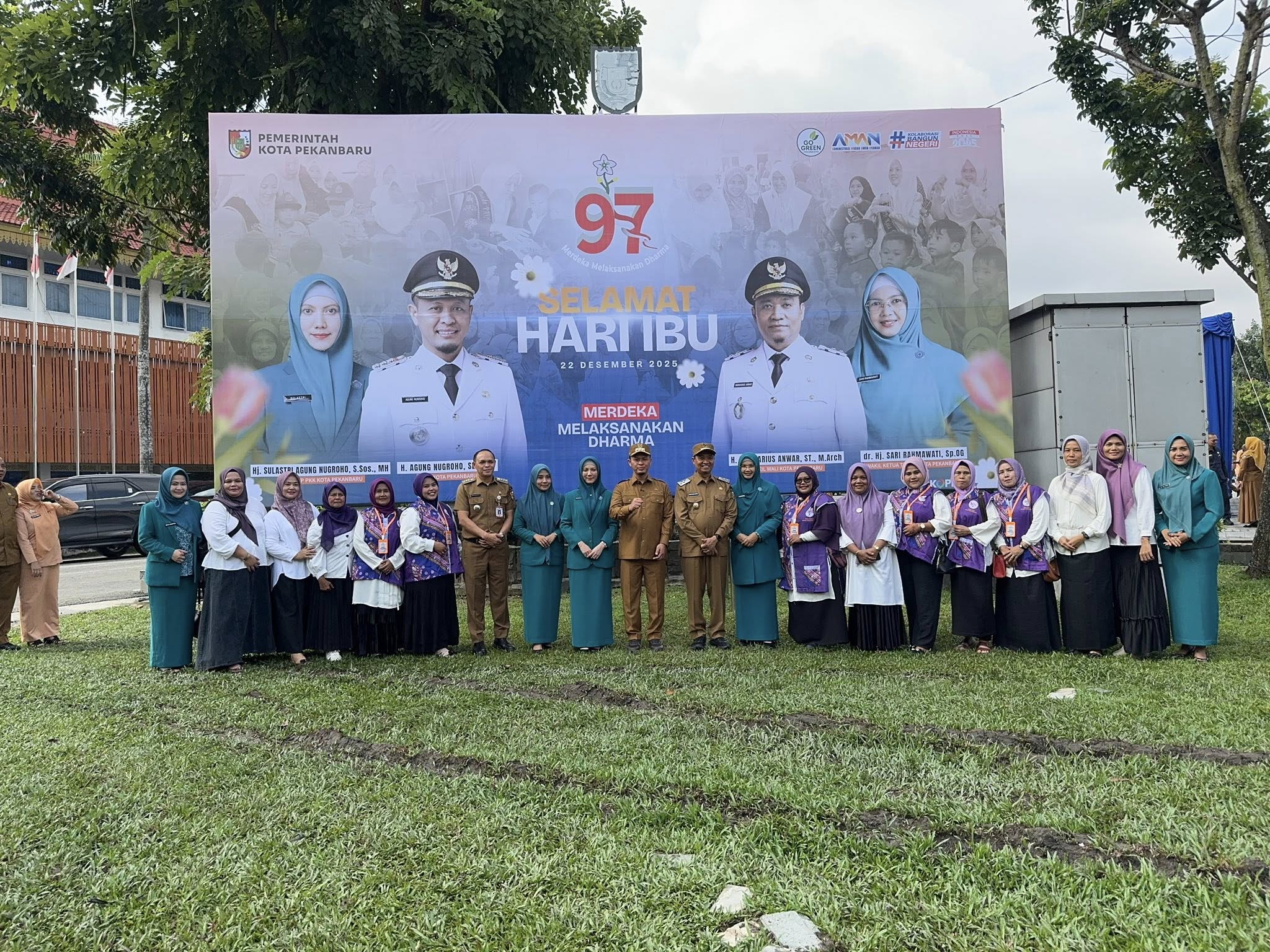 Camat Tuah Madani Hadiri Upacara Peringatan Hari Ibu ke-97 Tahun 2025